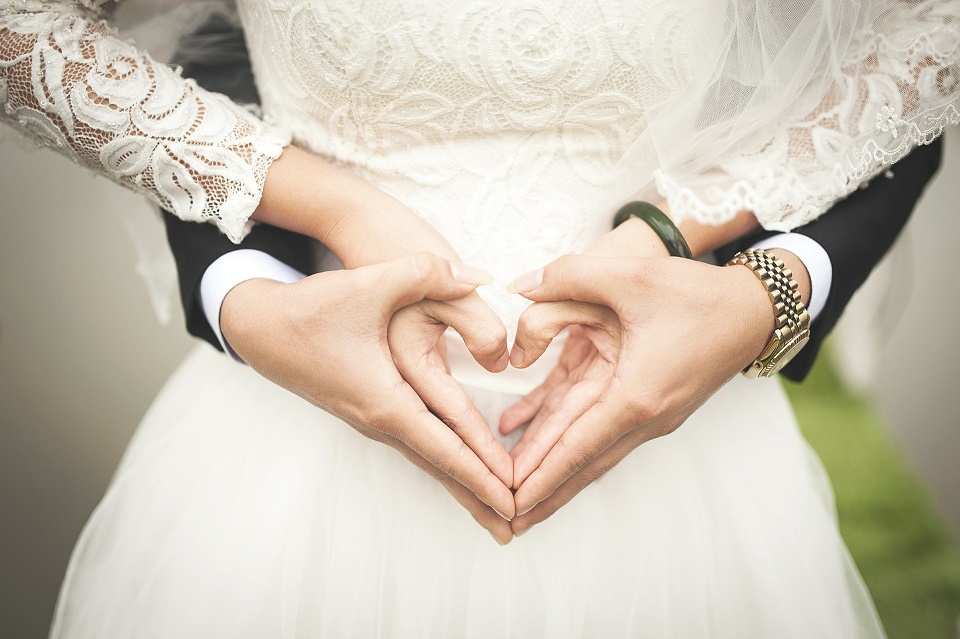 Годовщина свадьбы: романтичный подарок для жены