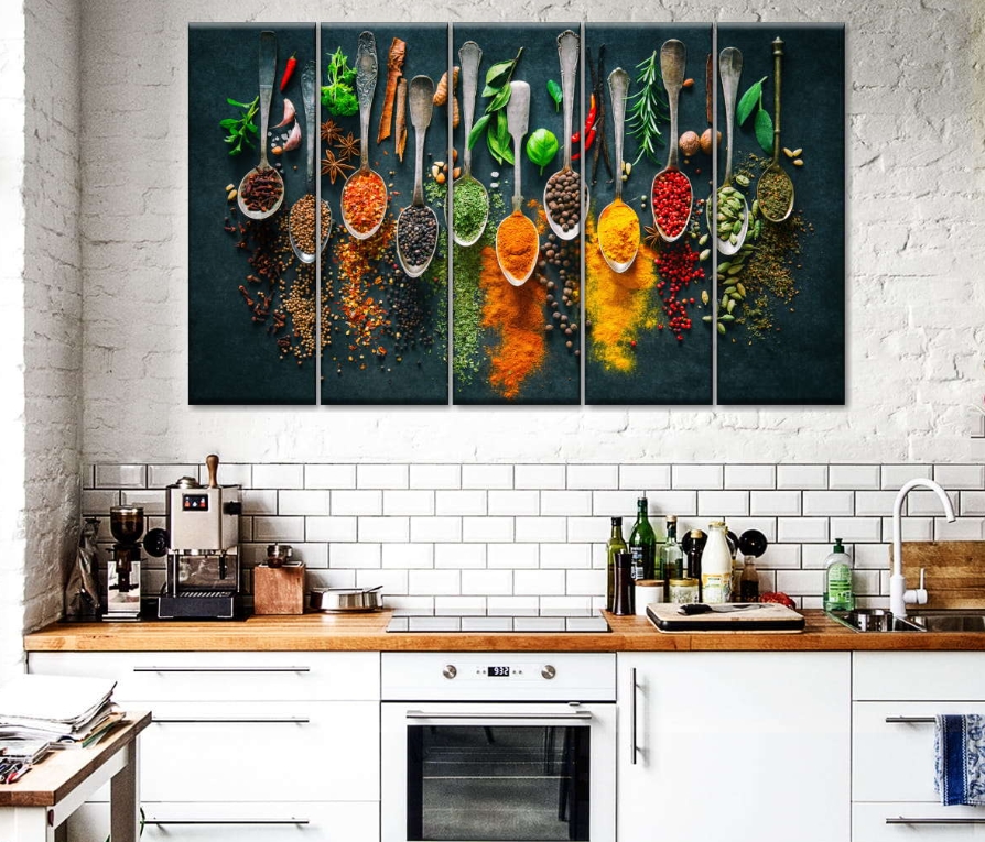 картина на стене кухни